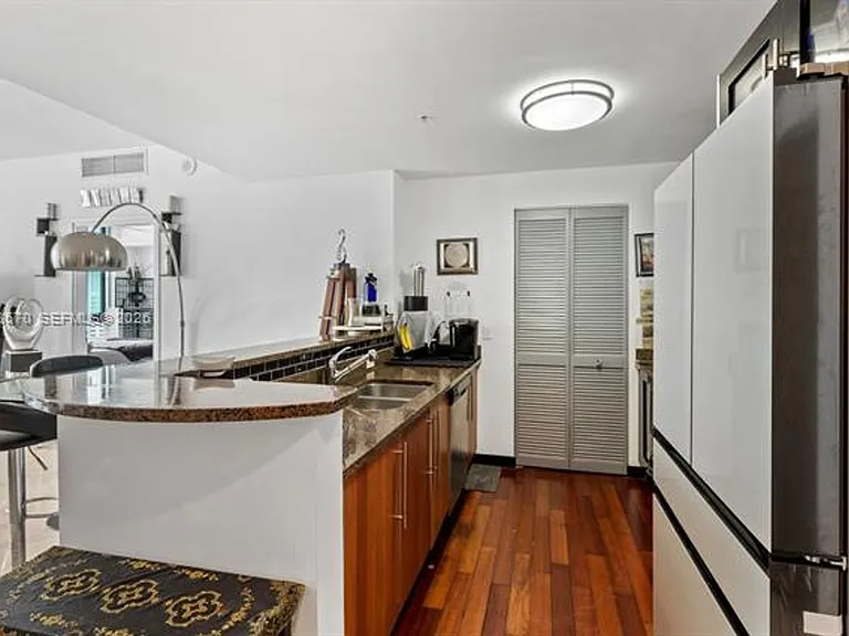 300 S Biscayne Blvd #T-2514 — Photo 5