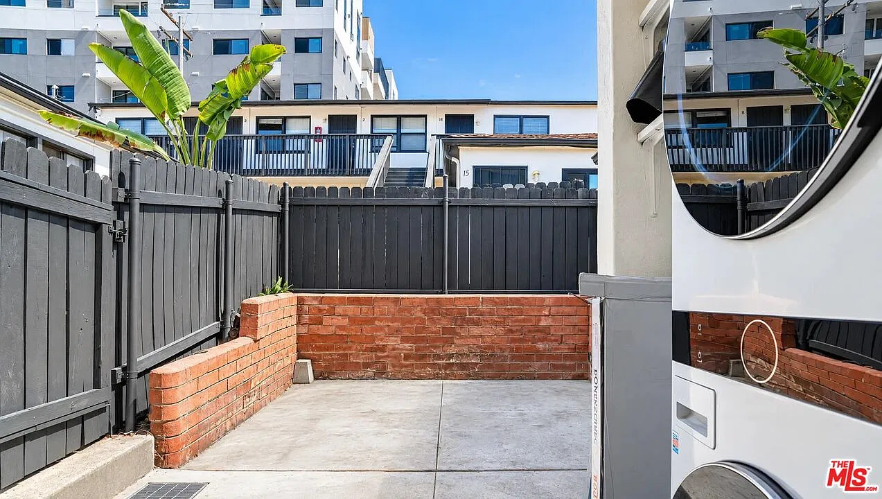 2 bed, 1.0 bath, $3,150 — Photo 3