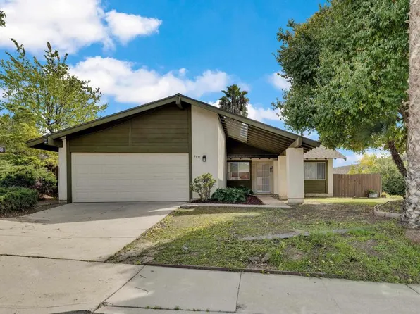 9931 Knollview Dr, Spring Valley, CA 91977