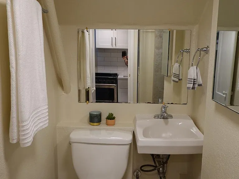 525 NE 86th St #C — Photo 7