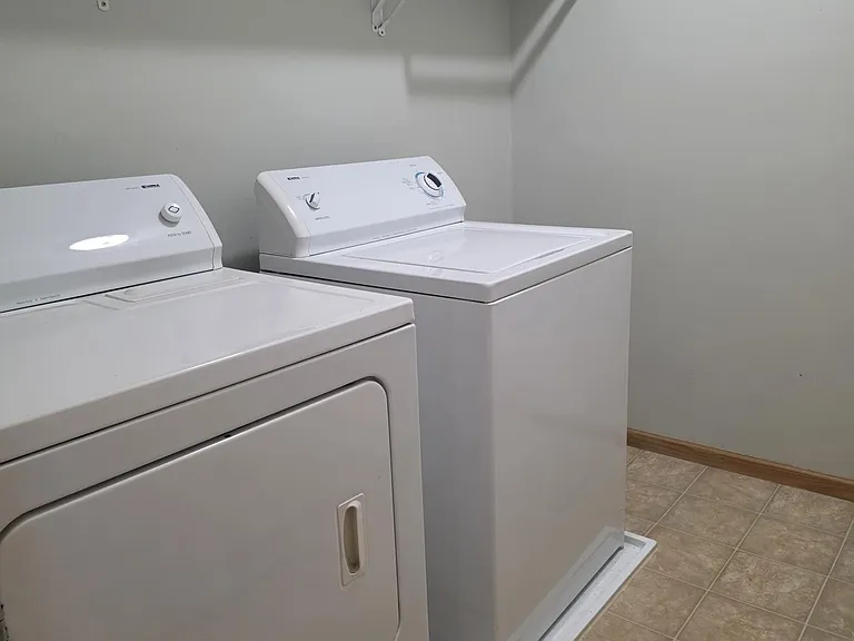 860 Independence Dr — Photo 19
