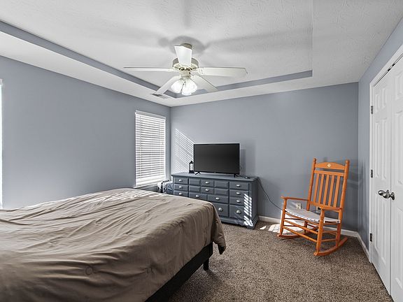 4th image of 707 Erie Ct