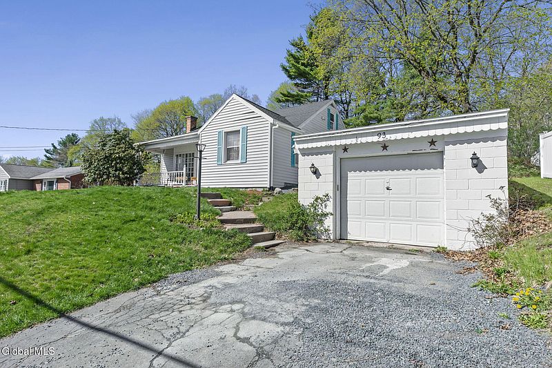 2nd image of 93 Euclid Avenue