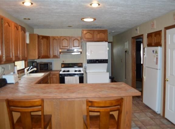 5th image of 1010 Goldenrod Dr