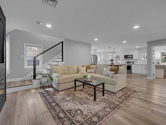 3rd image of 312 Pleasant St