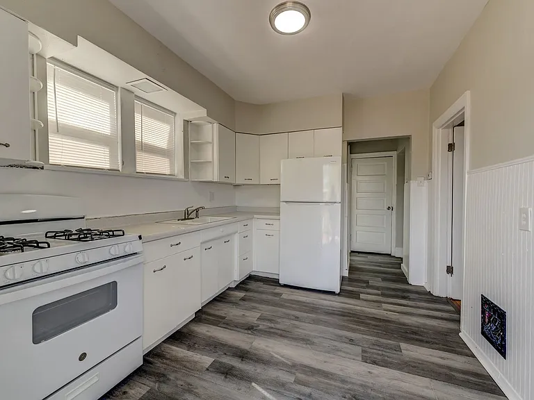 3953 Tholozan Ave — Photo 15