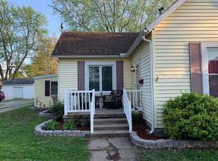 207 W Adams Ave, Villa Grove, IL 61956
