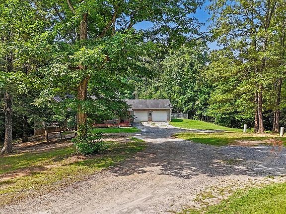 4th image of 295 Josie Ln