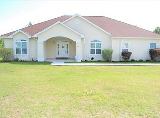 626 Thoroughbred Rd, Woodbine, GA 31569
