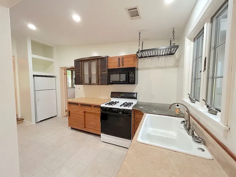 54 Falligant Ave — Photo 11