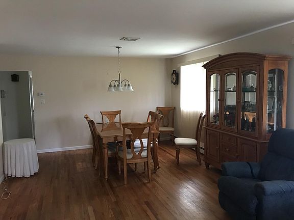4th image of 1 Piccadilly Ct