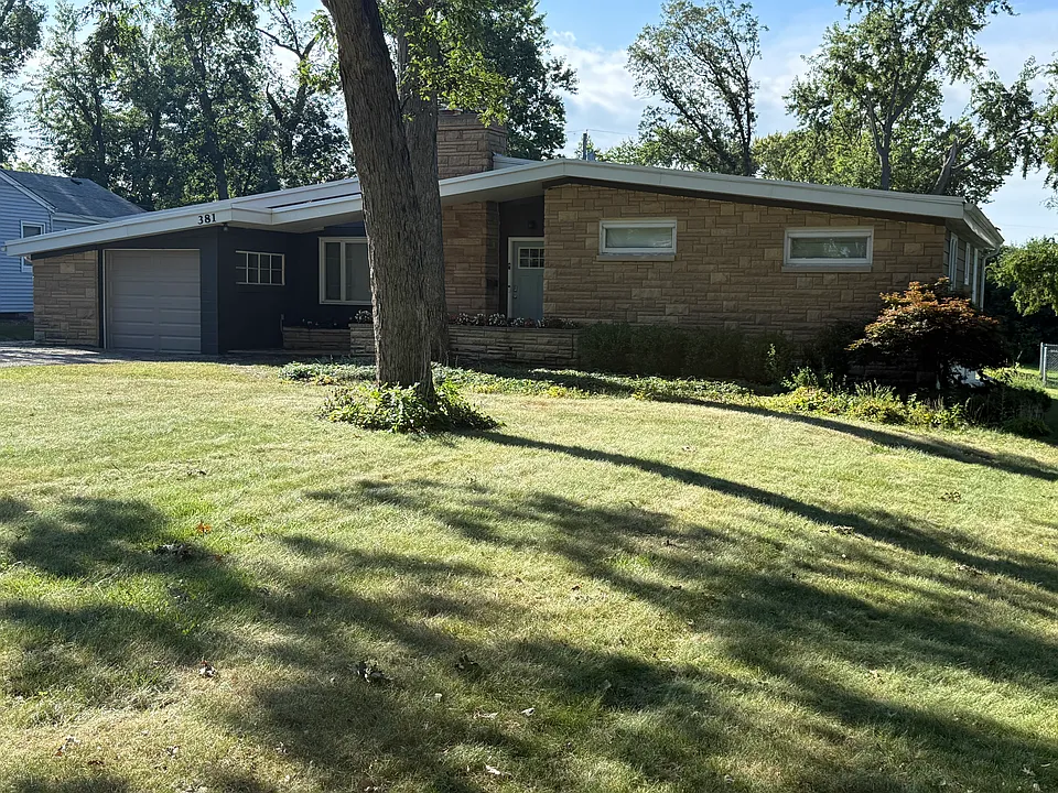 381 Ellendale Pkwy