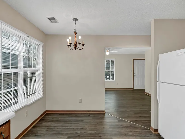 122 Hazelwood Ct — Photo 15