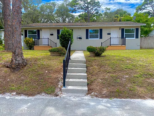 1868 Pineapple Ave Photo 1