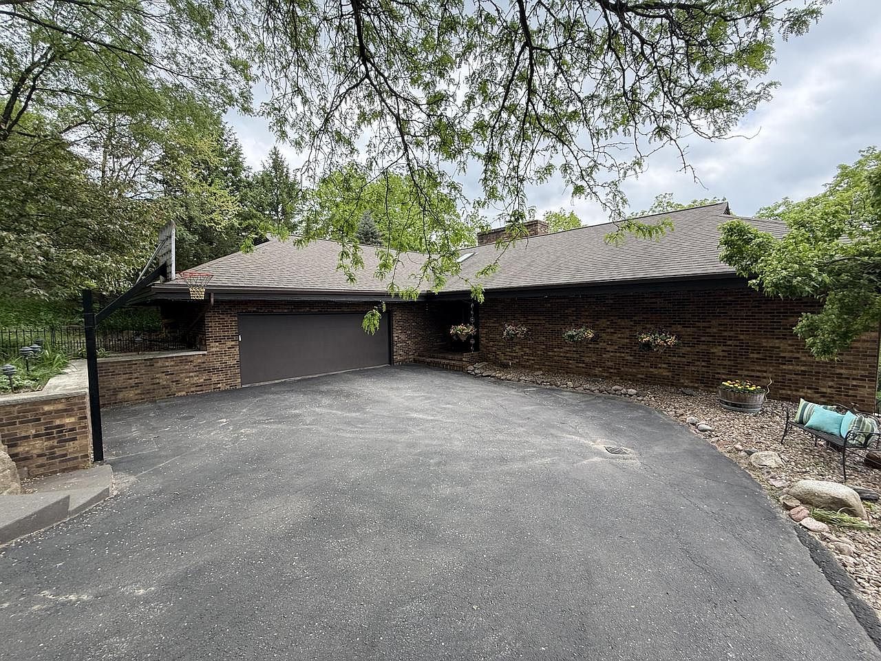 N1961 Hickory LANE, La Crosse, WI 54601 | Zillow