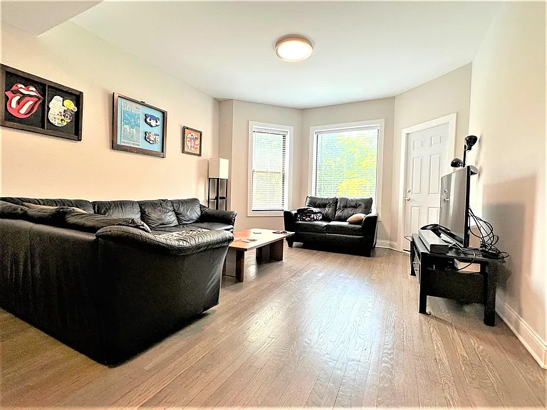 4435 N Paulina St #2 — Photo 5