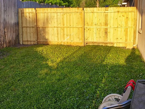 4th image of 4586 Redmond Pl