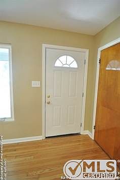 2nd image of 703 Edgebrook Ln