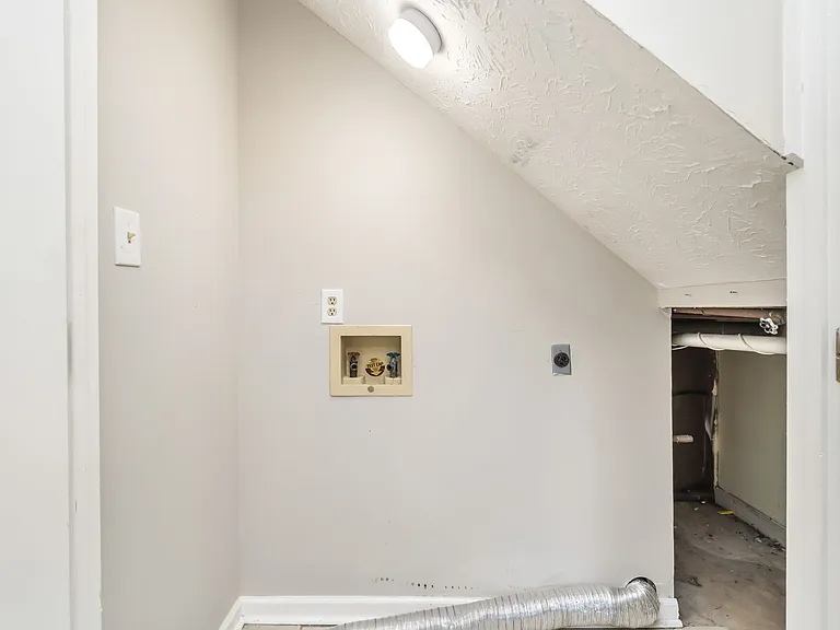 118 Ladbrook Ln #0 — Photo 10