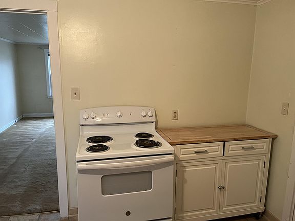 4th image of 87 Pullman Ave #2