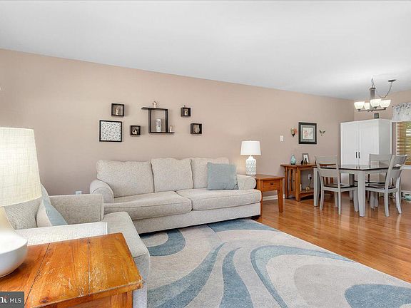 5th image of 14 Stanford Rd