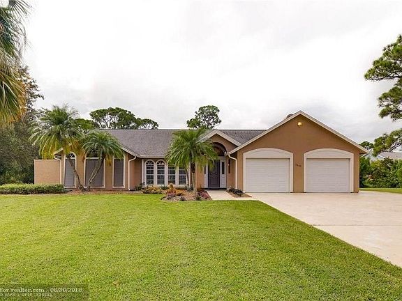 3rd image of 2445 NW Lakeridge Dr