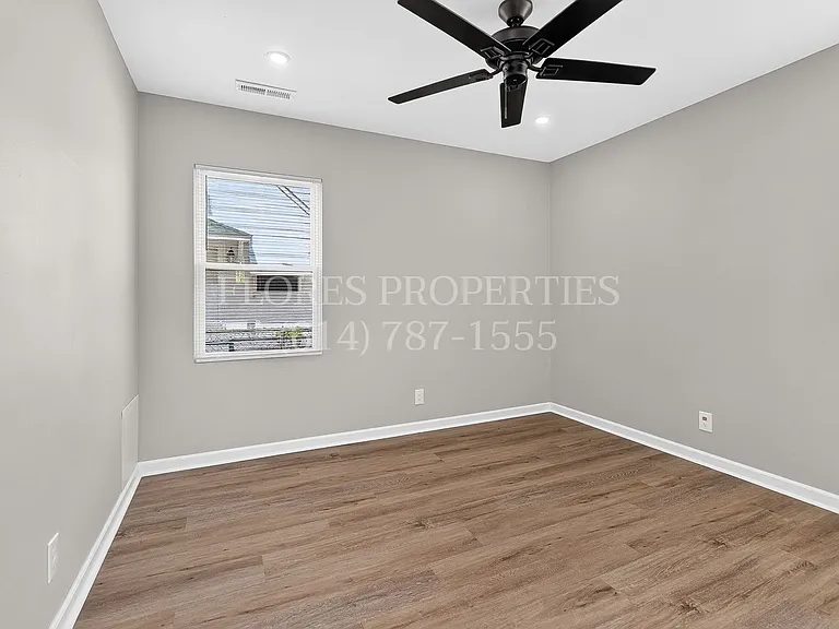 1300 Evaline Dr — Photo 39