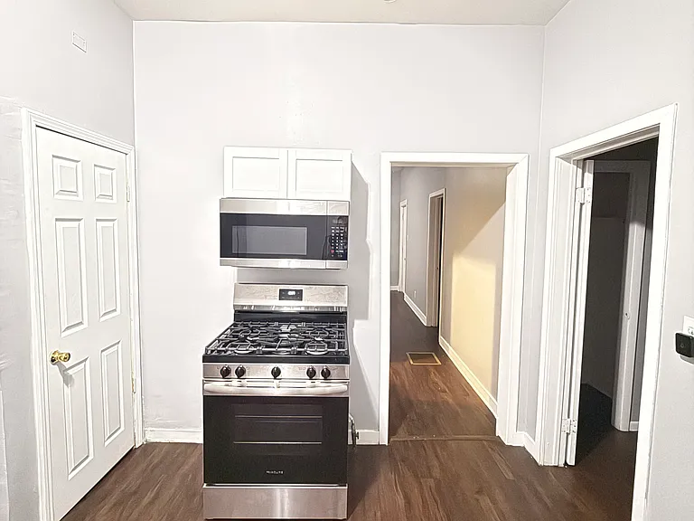 2916 E 91st St #1 — Photo 9