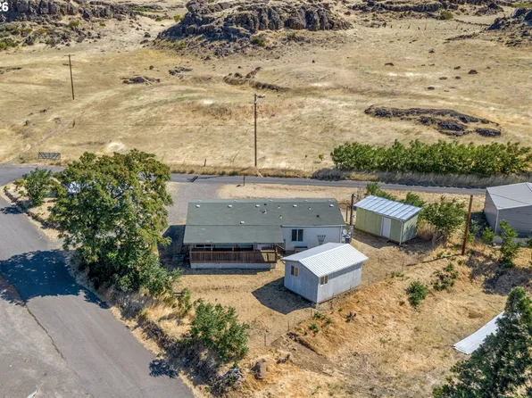 206 Columbia Ave, Lyle, WA 98635