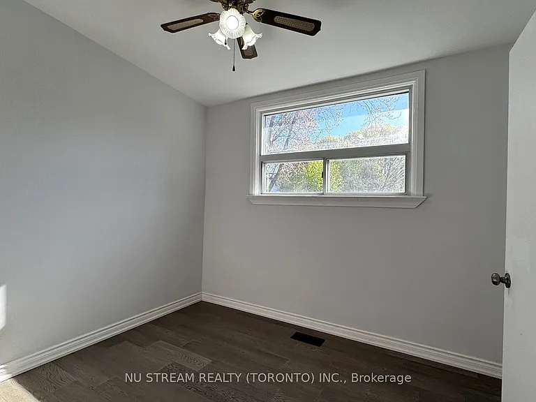 261 Essex Ave — Photo 11