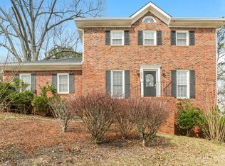 1824 Skyland Glen Dr, Snellville, GA 30078