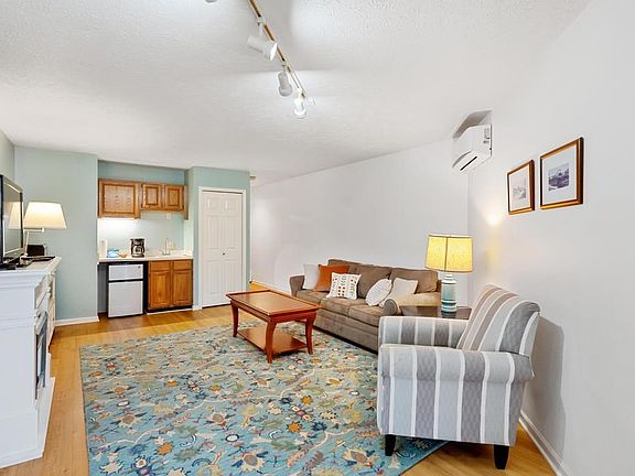 5th image of 101 Michigan Ave #110