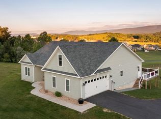 54 McIlwee Ln, Staunton, VA 24401