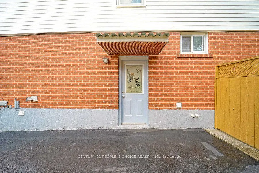 Building Photo - 20 Ardglen Dr #BASEMENT