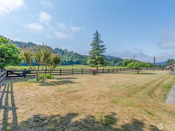 4th image of 628 E Valley Road