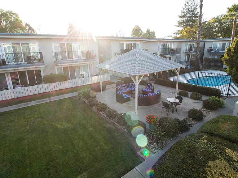 Kenwal Apartments — Photo 17