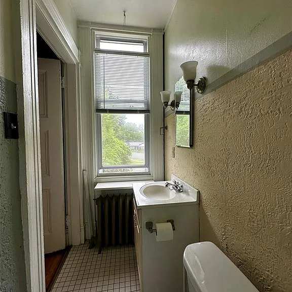 16 Broad St #1 — Photo 4