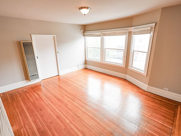 4th image of 724 6th Ave #1