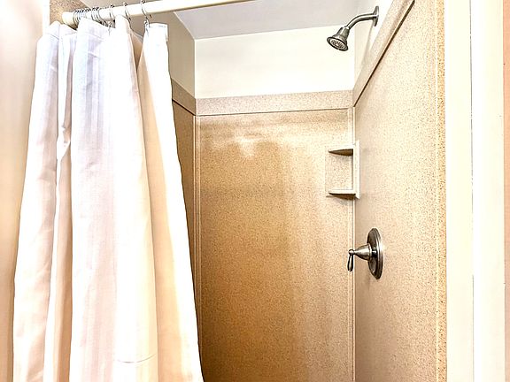 5th image of 37 Clark St APT 10