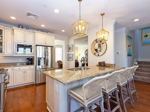 183 Halsted Dr, Hingham, MA 02043