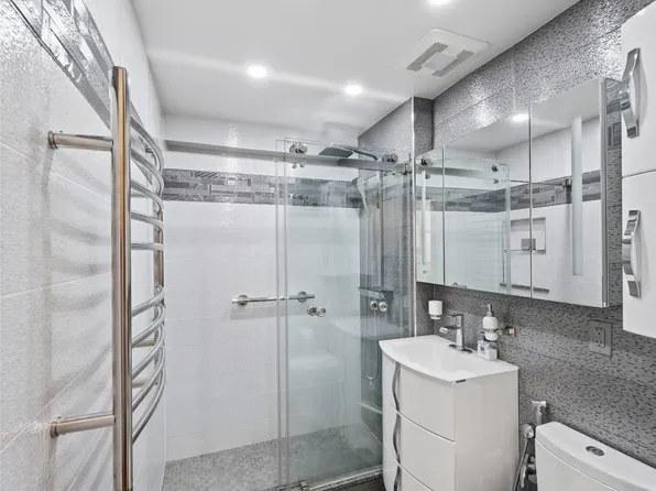 2800 East 29th Street image 11 of 22