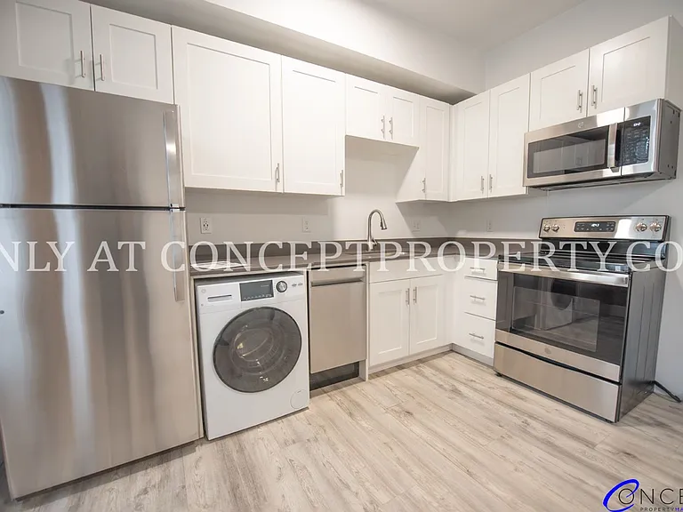 First Avenue Flats — Photo 79