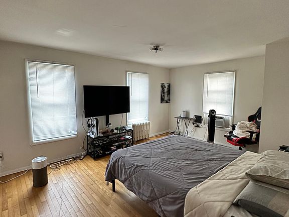 2nd image of 179 Bay 25 St #3A