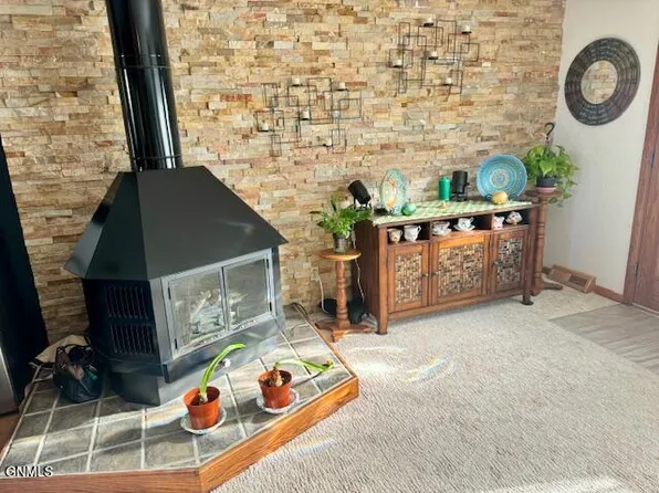 1042 Riverview Ave, Bismarck, ND 58504