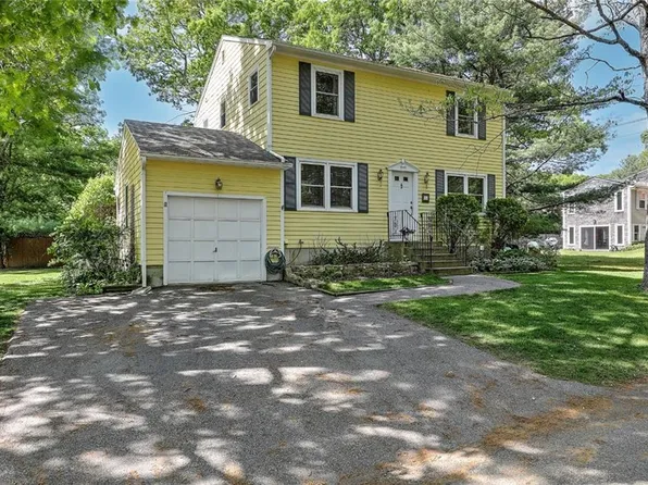 25 Oak Grove Ave, Barrington, RI 02806