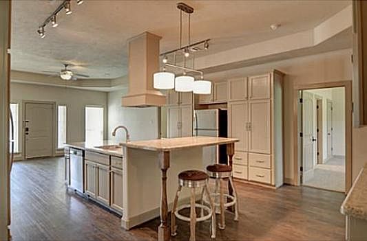 4th image of 1009 Dominik Dr #A