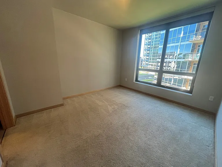Venture Luxury High Rise — Photo 263