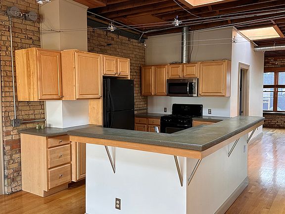 4th image of 305 1/2 E Cesar E Chavez Ave #A