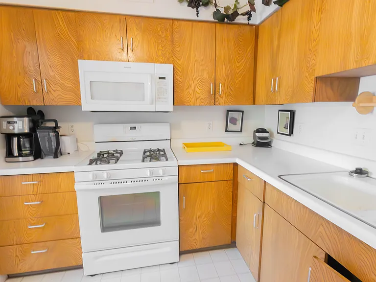 207 3rd St #320 — Photo 17
