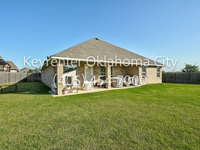 4200 NW 156th Ter — Photo 43